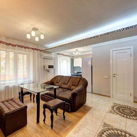 Excellent Apartment Druzhby Narodov Boulevard 3A. Lybedskaya Metro Station เคียฟ ภายนอก รูปภาพ