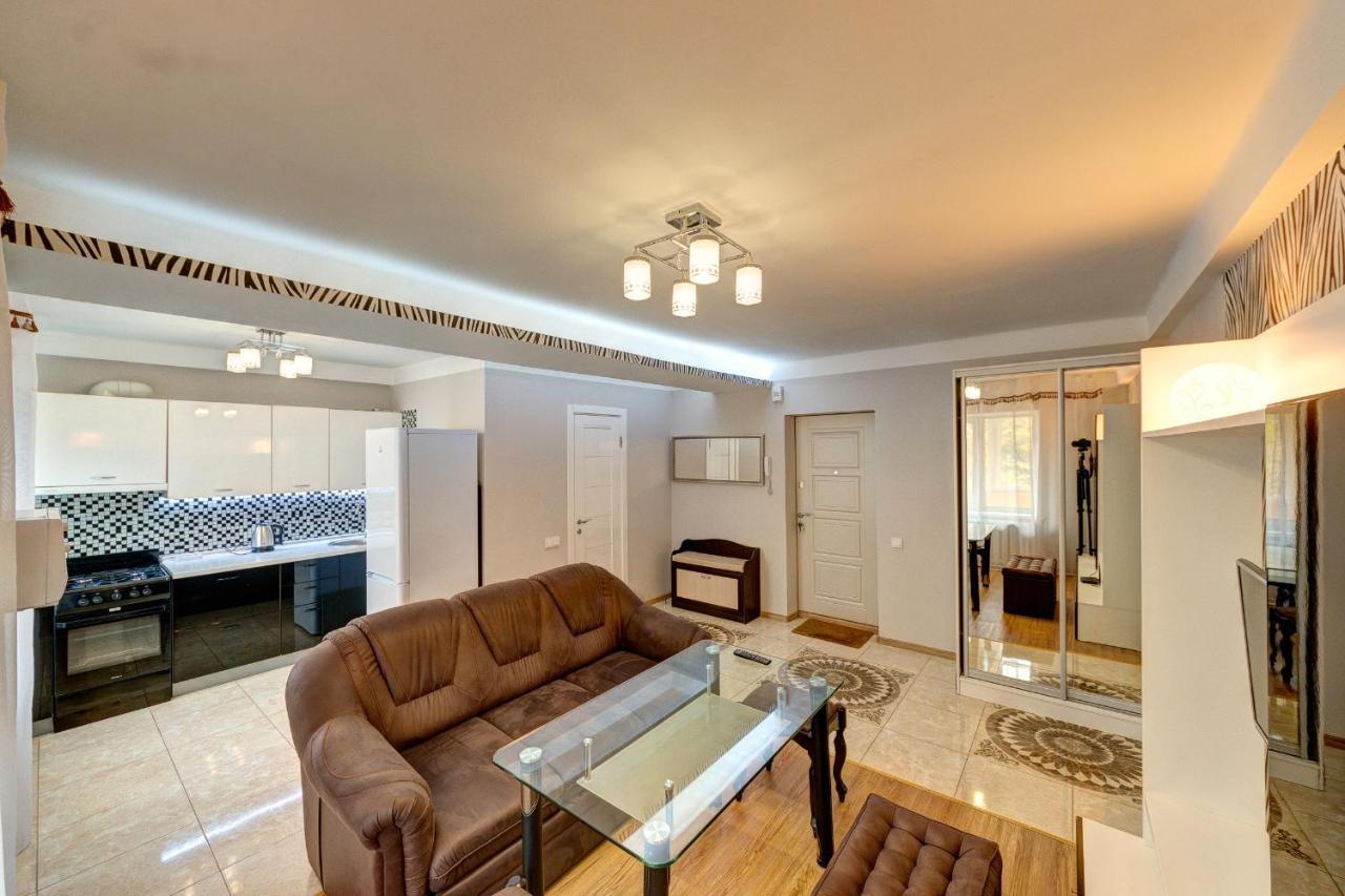 Excellent Apartment Druzhby Narodov Boulevard 3A. Lybedskaya Metro Station เคียฟ ภายนอก รูปภาพ